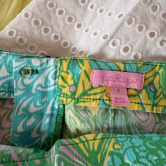 Lilly Pulitzer Deenie shorts in Sun Dance print size 6 - Picture 4 of 6